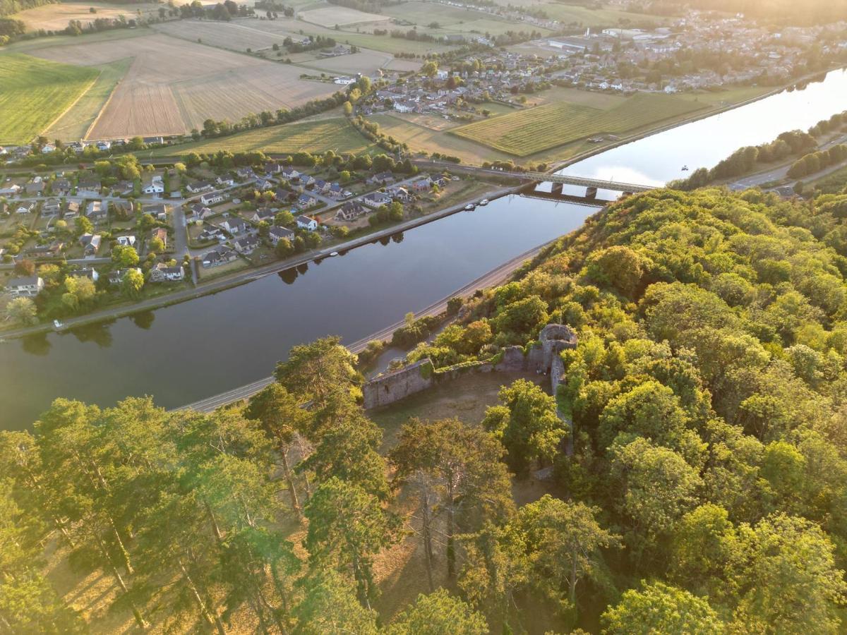 Aux Berges Du Bocq Villa Yvoir Екстериор снимка