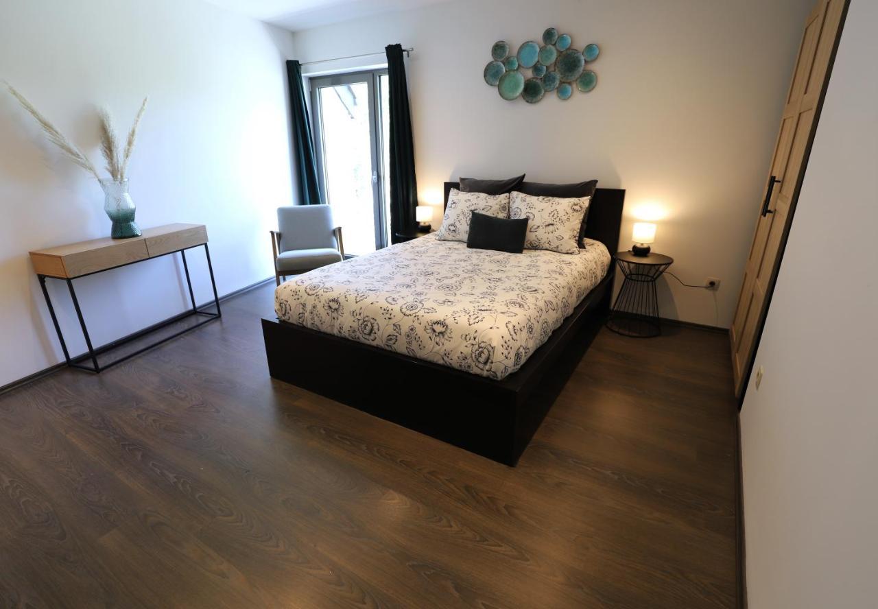 Aux Berges Du Bocq Villa Yvoir Екстериор снимка